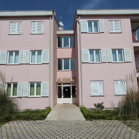 Apartments Lola โรวีน ภายนอก รูปภาพ