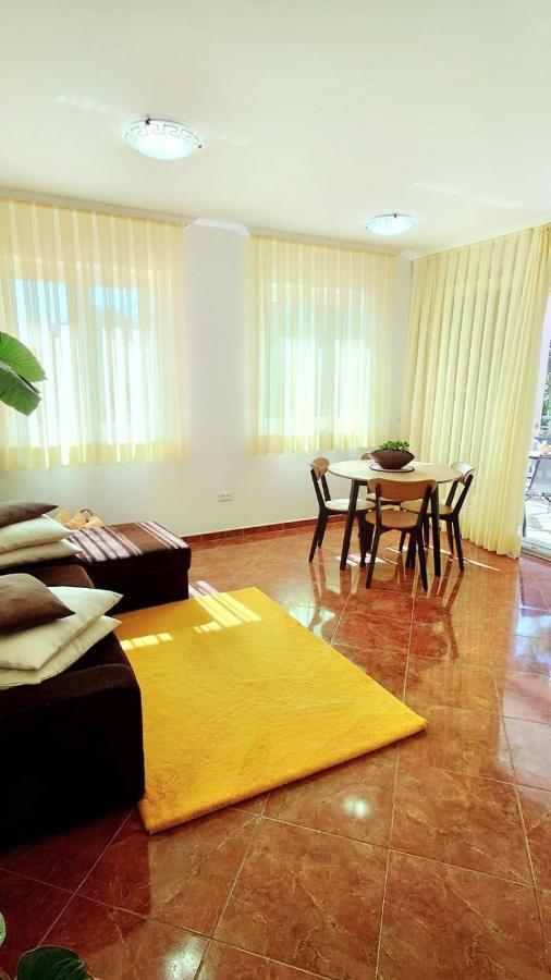 Apartments Lola โรวีน ภายนอก รูปภาพ