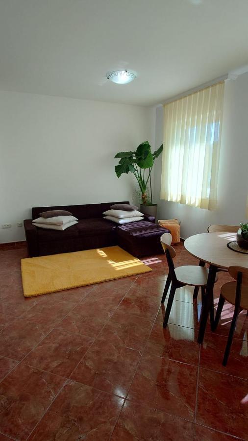 Apartments Lola โรวีน ภายนอก รูปภาพ