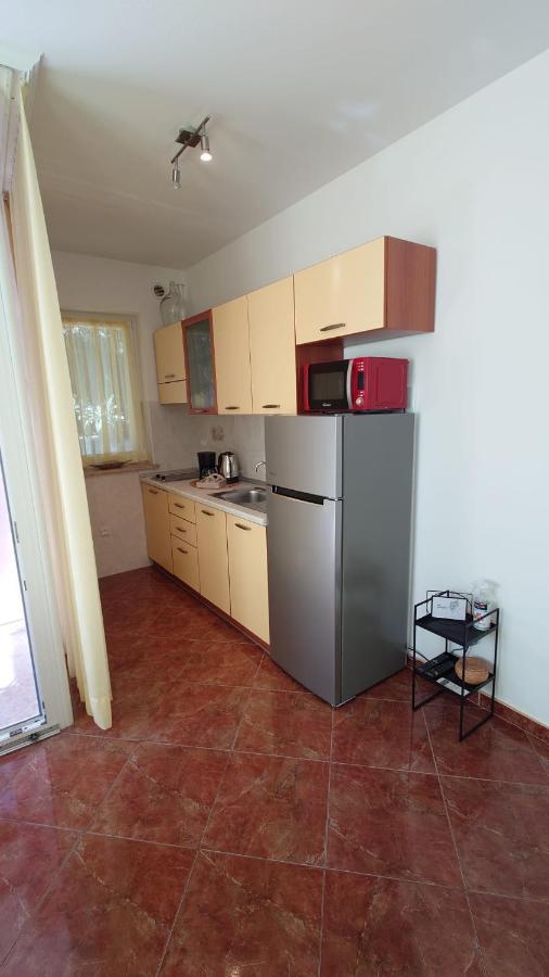 Apartments Lola โรวีน ภายนอก รูปภาพ