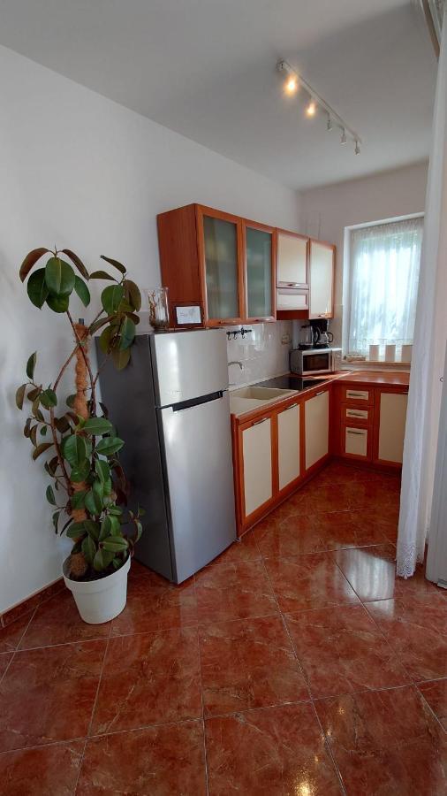 Apartments Lola โรวีน ภายนอก รูปภาพ