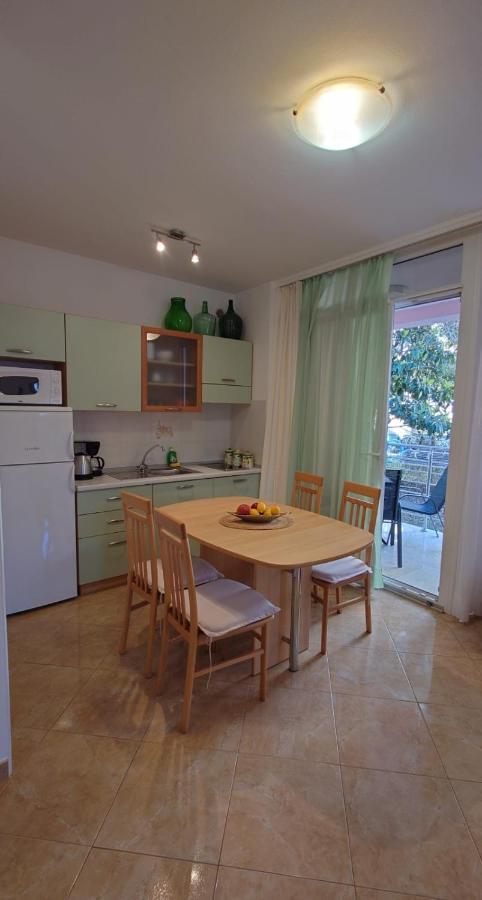 Apartments Lola โรวีน ภายนอก รูปภาพ