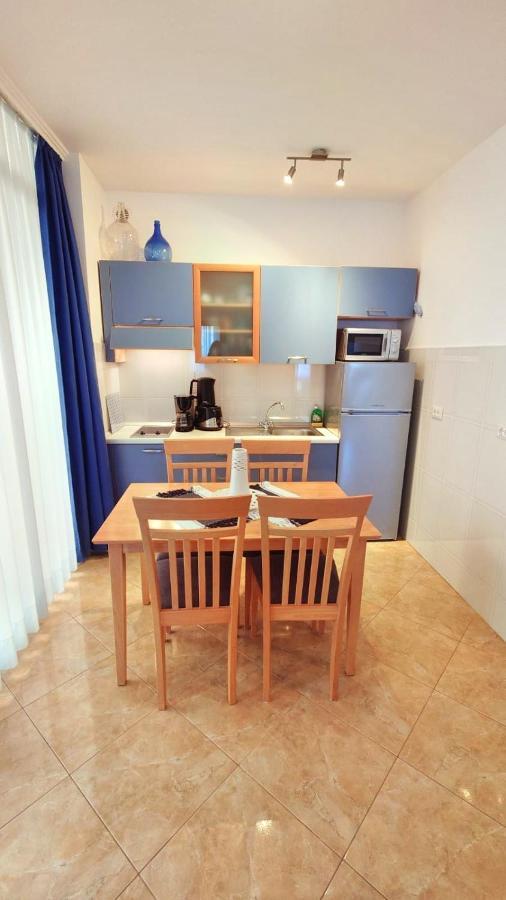 Apartments Lola โรวีน ภายนอก รูปภาพ