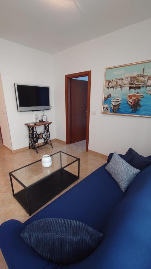 Apartments Lola โรวีน ภายนอก รูปภาพ