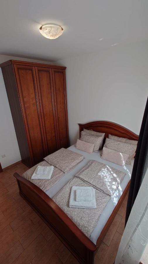 Apartments Lola โรวีน ภายนอก รูปภาพ