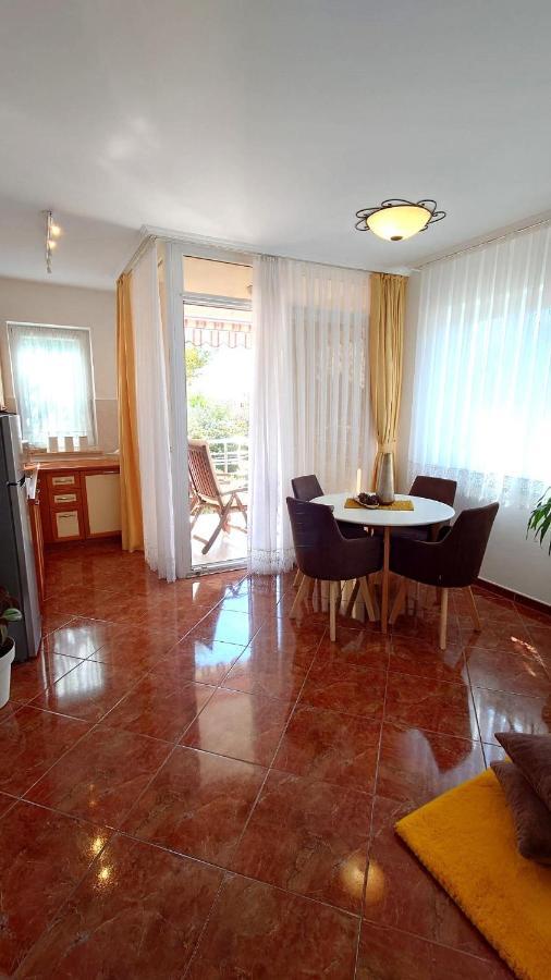Apartments Lola โรวีน ภายนอก รูปภาพ