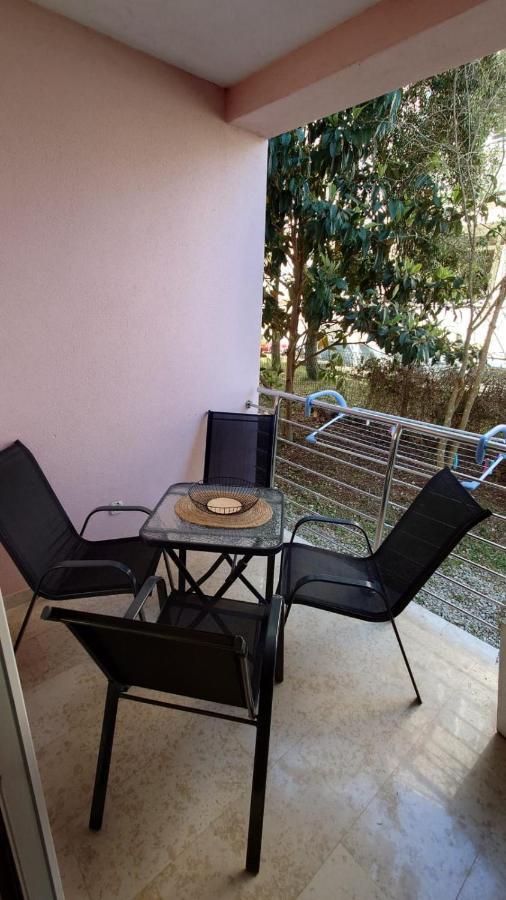 Apartments Lola โรวีน ภายนอก รูปภาพ